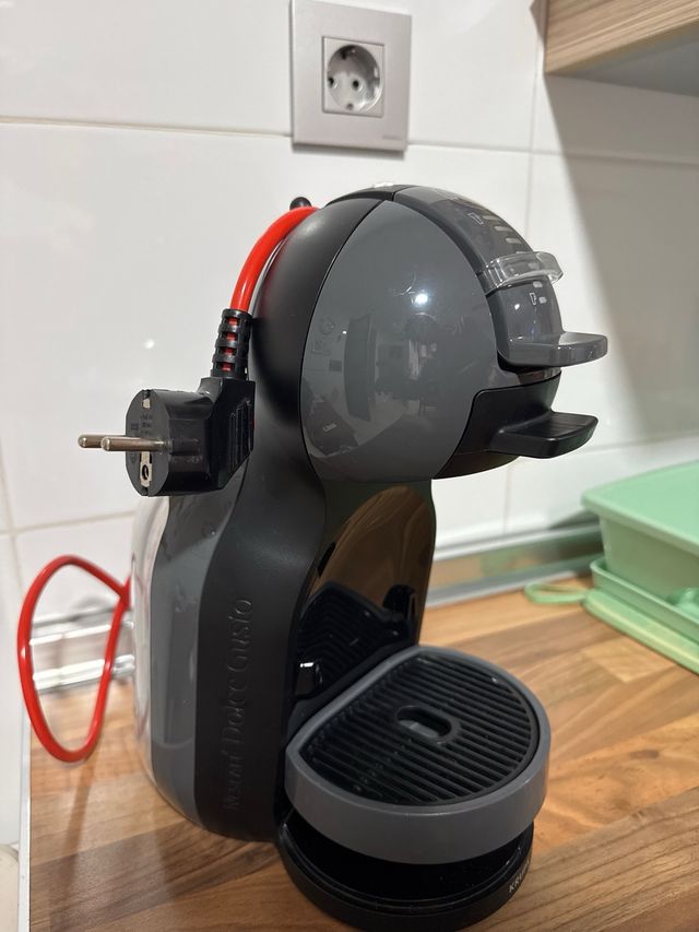 Cafetera Nescafé Dolce Gusto usada