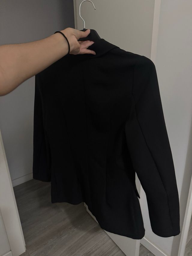 Blazer negro botones dorados