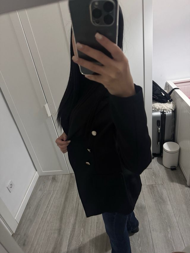 Blazer negro botones dorados