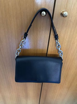 Bolso negro Stradivarius - bandolera