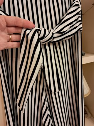 Tuta jumpsuit Mayoral a righe, la taglia è una 16A