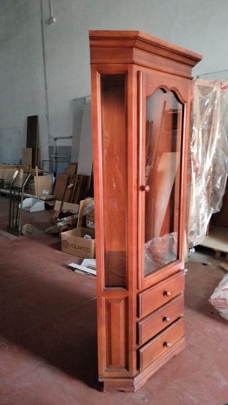 Vitrina esquinera madera maciza