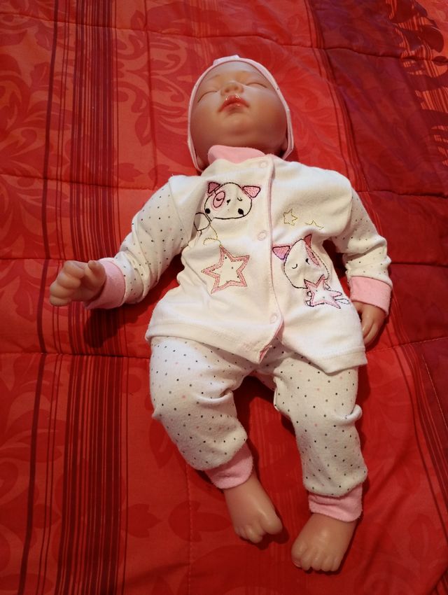 Muñeco realista bebé reborn