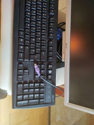 Monitor y teclado Acer