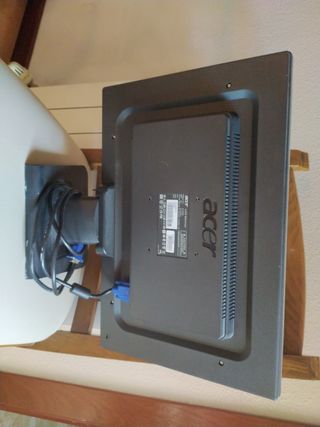 Monitor y teclado Acer