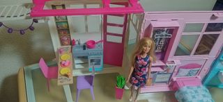 Casa Barbie piscina y caravana.