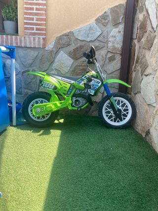 Moto Kawasaki infantil