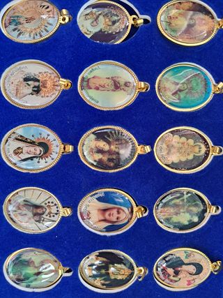 Medallas Vírgenes: 30 piezas