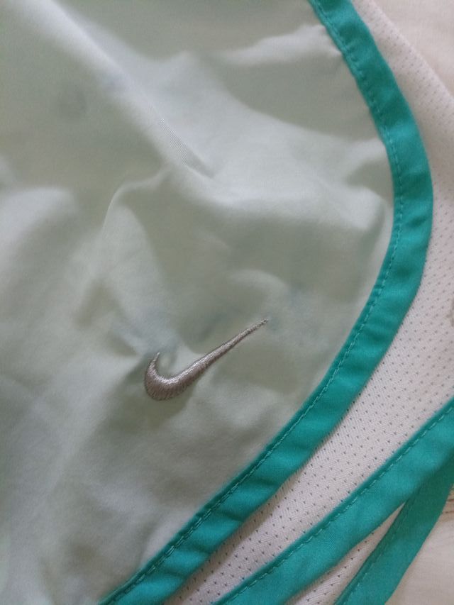 Shorts running Nike Dri-FIT mujer