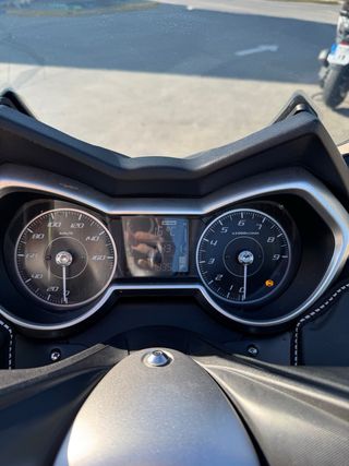 Yamaha XMAX 300 2022 Gris Mate