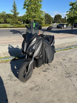 Yamaha XMAX 300 2022 Gris Mate