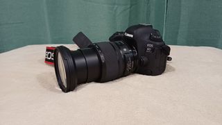 Canon EOS 6D Mark II + 2 objetivos
