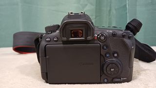 Canon EOS 6D Mark II + 2 objetivos