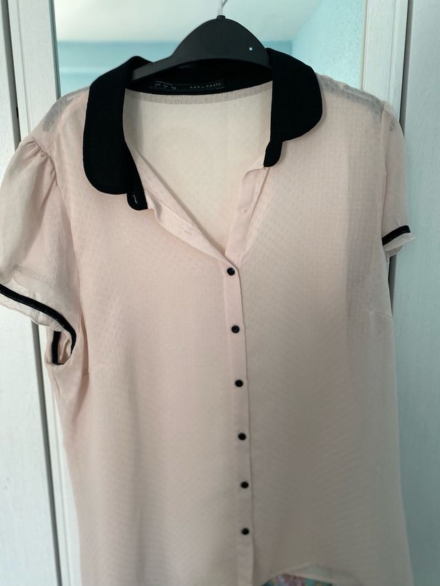 Blusa Zara Basic beige-negro, talla L