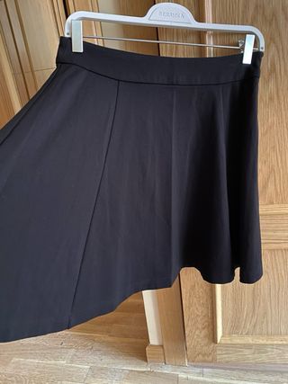 Falda skater ONLY negra, talla M