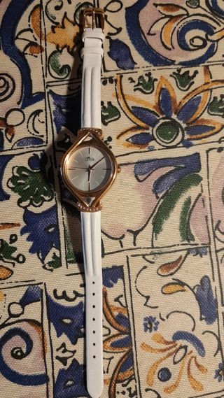 Reloj Lotus mujer dorado blanco