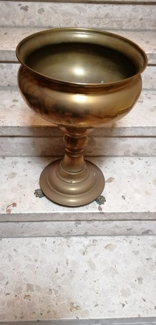 Macetero latón dorado