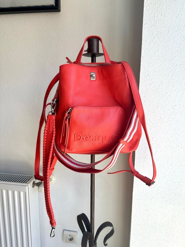 Desigual. Mochila múltiples posiciones