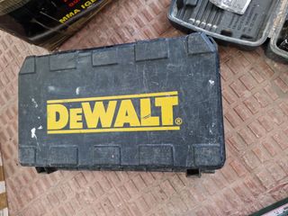 Taladro percutor DeWalt DWD024