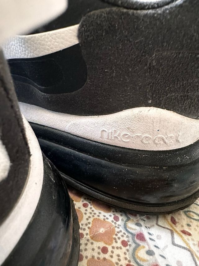 Nike Air Max 270 React - Negras