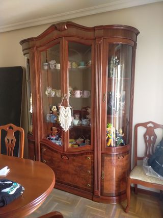 Vitrina antigua de madera