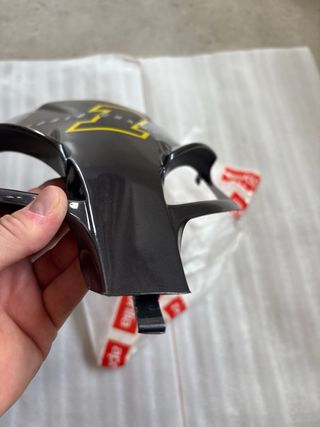 Parrilla delantera Aprilia SR 50: Amarillo Gris