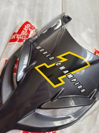 Parrilla delantera Aprilia SR 50: Amarillo Gris