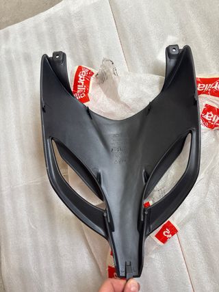 Parrilla delantera Aprilia SR 50: Amarillo Gris