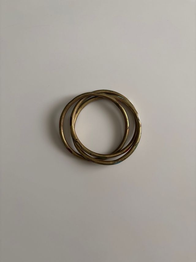 Pulsera dorada multicolor