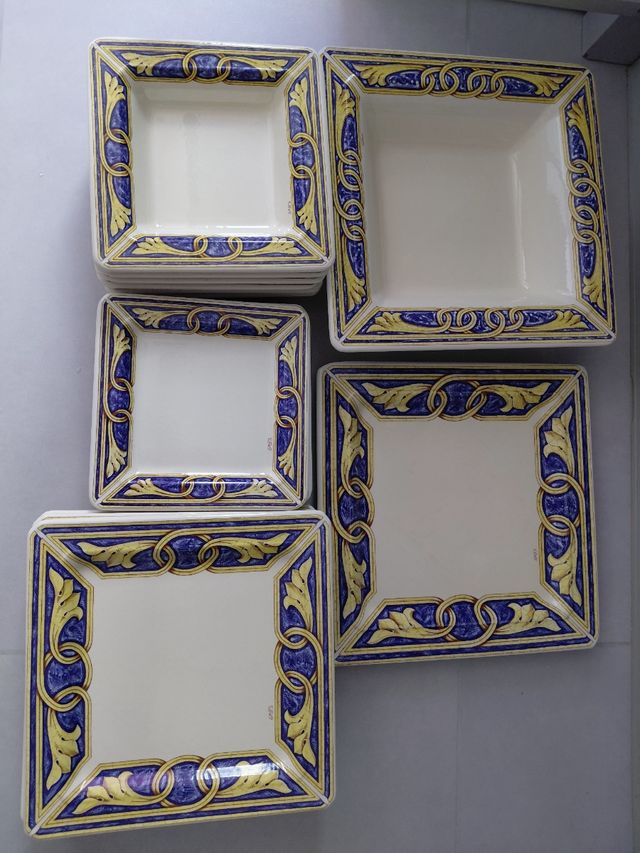 Vajilla Tiffany - Azul y blanco.Made Italy