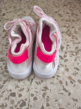 Tenis Nike Huarache Run Rosa