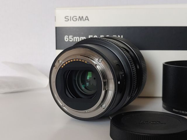 Sigma 65mm f2 DG DN objetivo