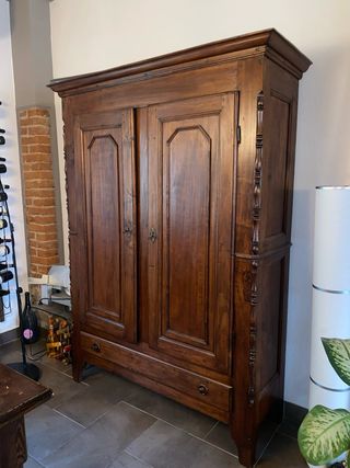 Armadio antico in legno