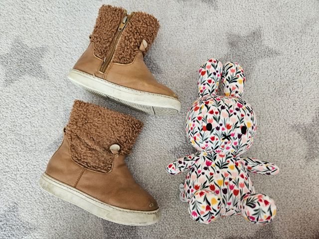 Botitas borrego niña talla 26