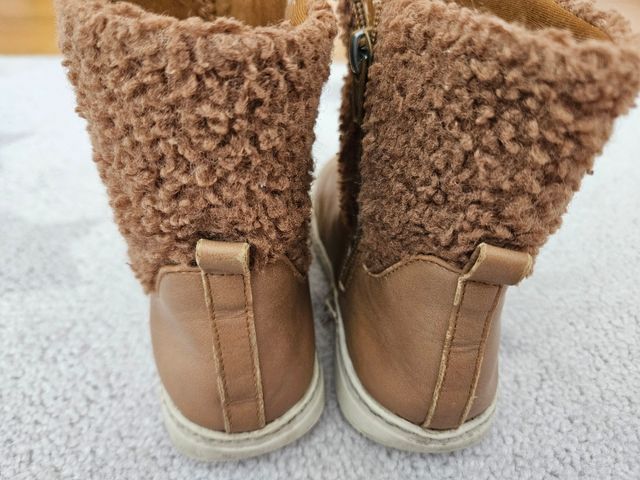 Botitas borrego niña talla 26