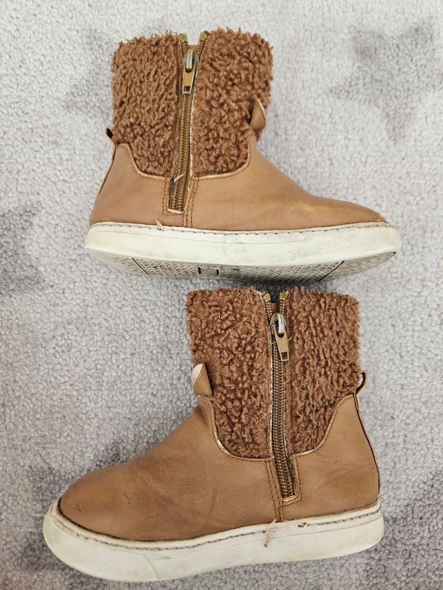 Botitas borrego niña talla 26