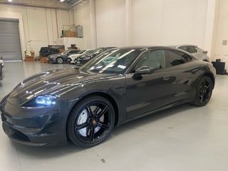 Porsche Taycan  2020