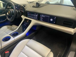Porsche Taycan  2020