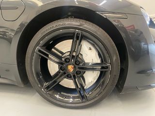 Porsche Taycan  2020