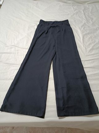 Palazzo negro Stradivarius