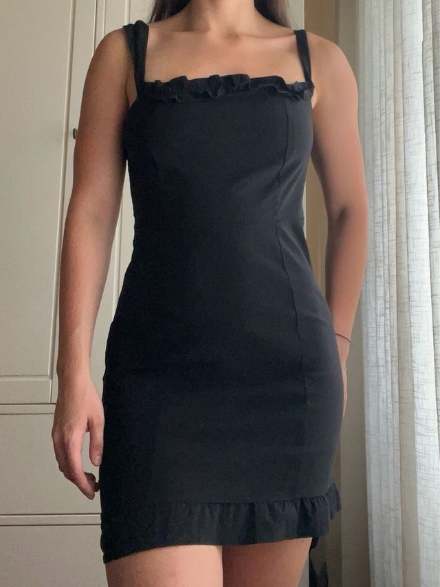 Vestido negro corto Subdued