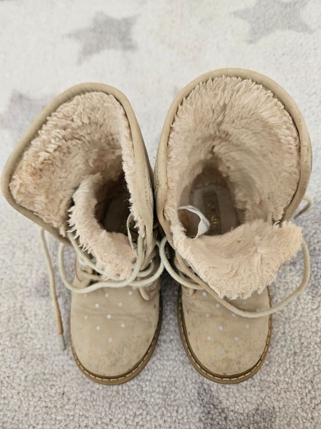 Botines niña talla 26 - borreguillo