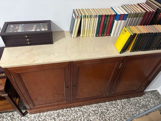 Aparador madera-mármol