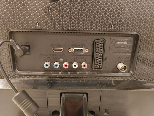 TV LG M2232d-Pz 22" nera