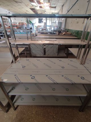 MESA DE 138 CM CON MESA DE PASE