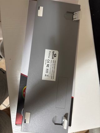 Teclado Redragon Fizz RGB - Gris y Blanco