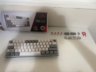 Teclado Redragon Fizz RGB - Gris y Blanco