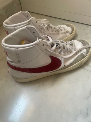 Nike Blazer Mid '77 - Blancas Rojas