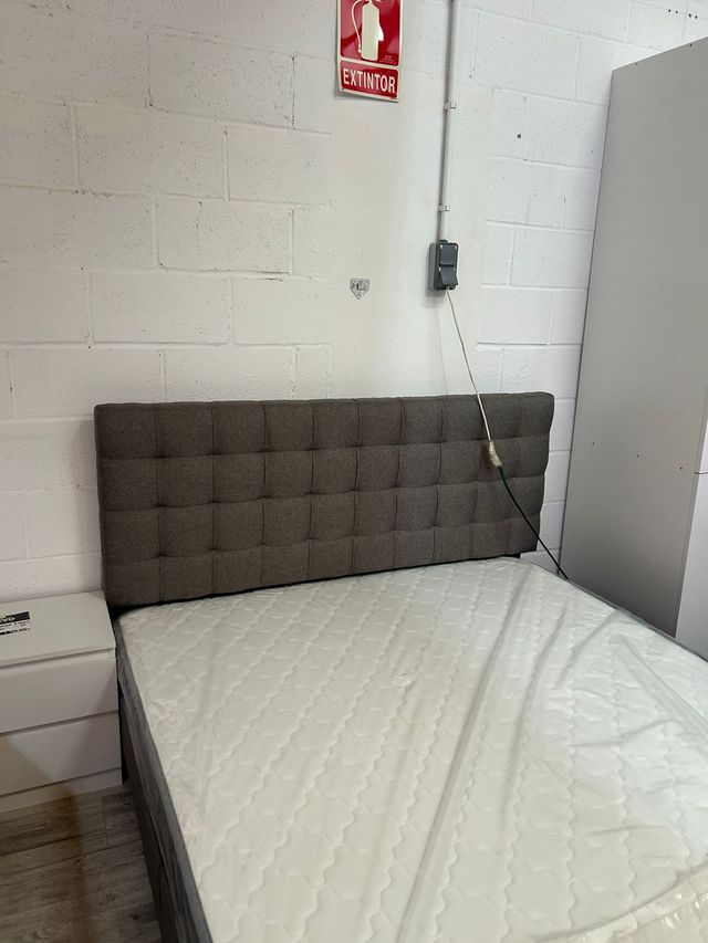 Letto con materasso 135x190 + testiera