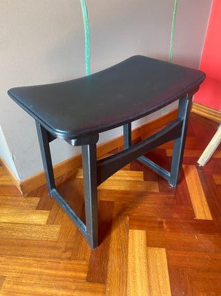 Taburete vintage negro - piel y madera